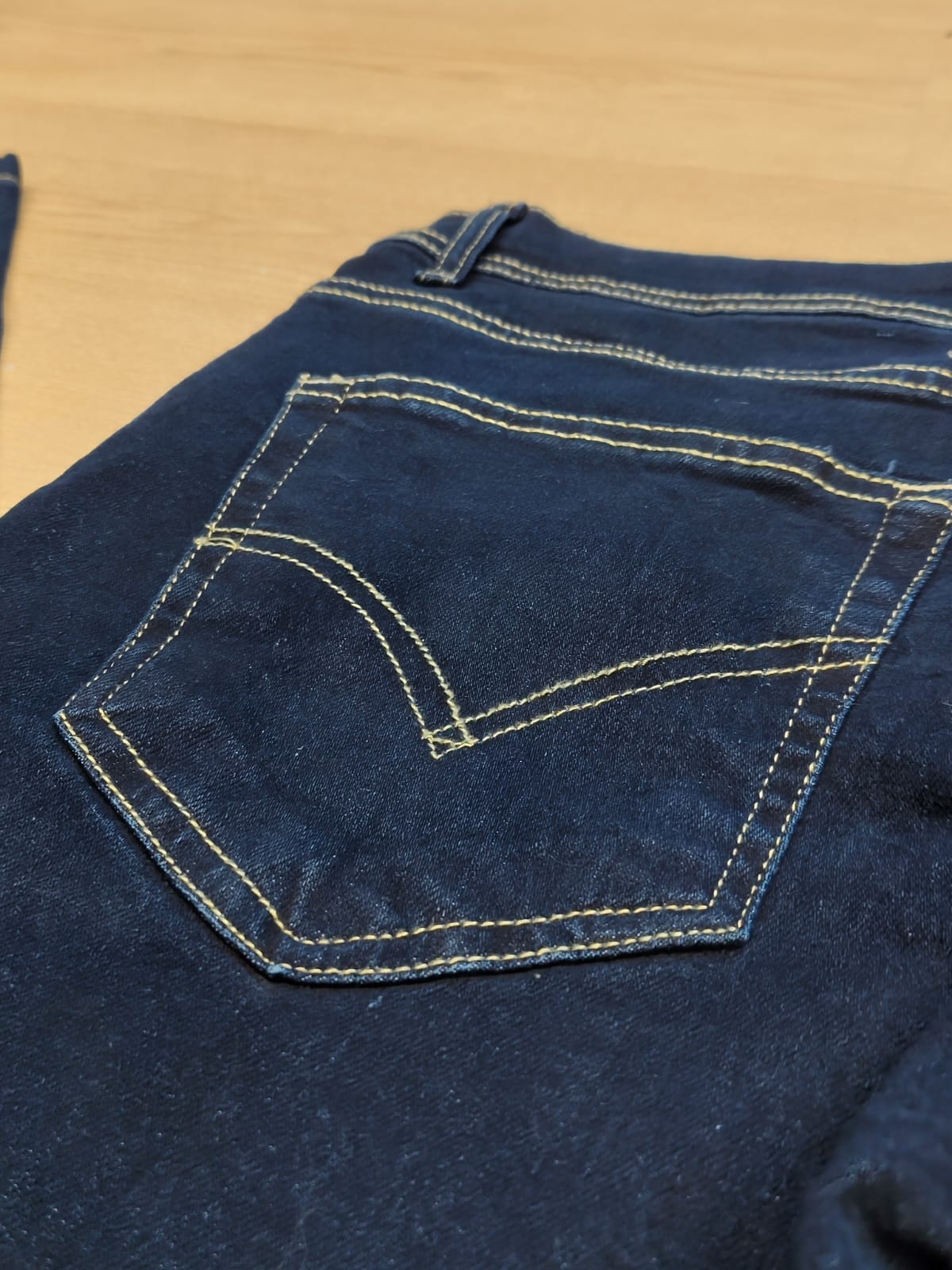 LEVIS JEANS